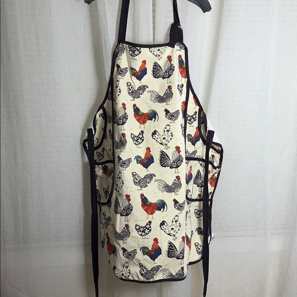 ULSTER WEAVERS Cream Navy Red Country Roosters Hens Cotton Apron with Pockets